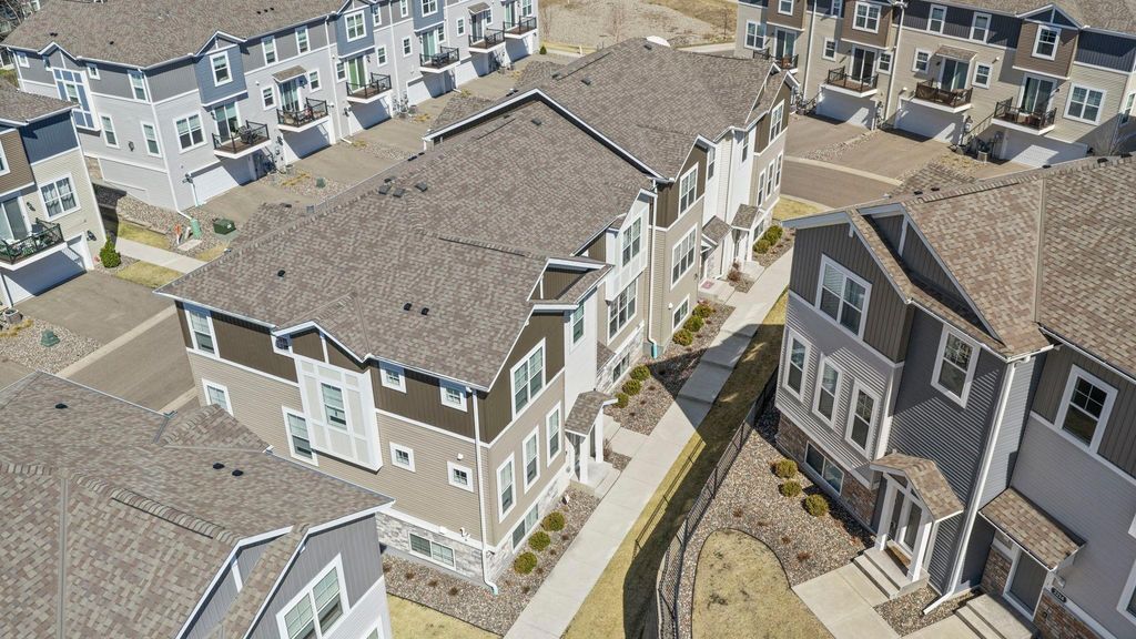 2230 Gateway Curve, North Saint Paul, MN 55109 — photo 3