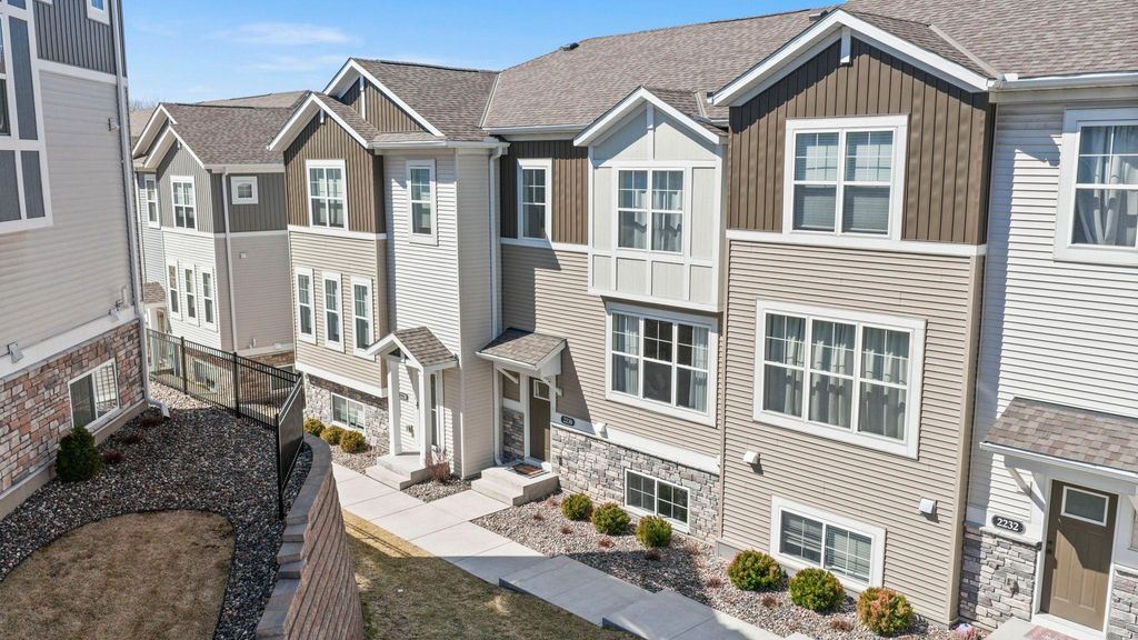 2230 Gateway Curve, North Saint Paul, MN 55109 — photo 4