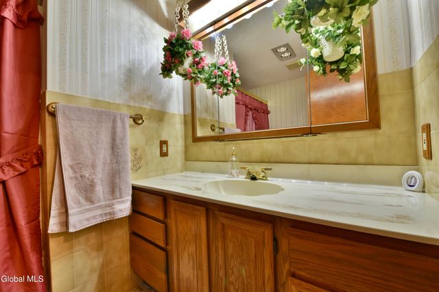 62 Monroe Avenue, Guilderland, NY 12203