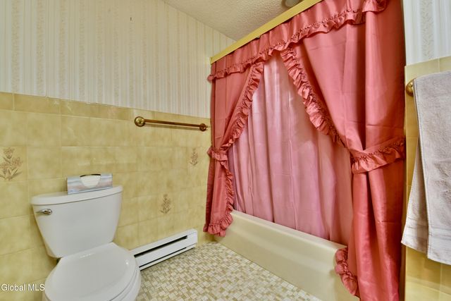 62 Monroe Avenue, Guilderland, NY 12203