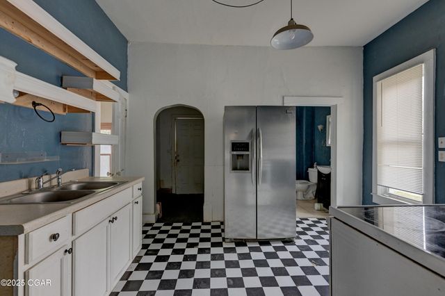 326 N Wall Avenue, Joplin, MO 64801