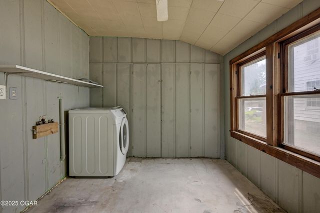 326 N Wall Avenue, Joplin, MO 64801