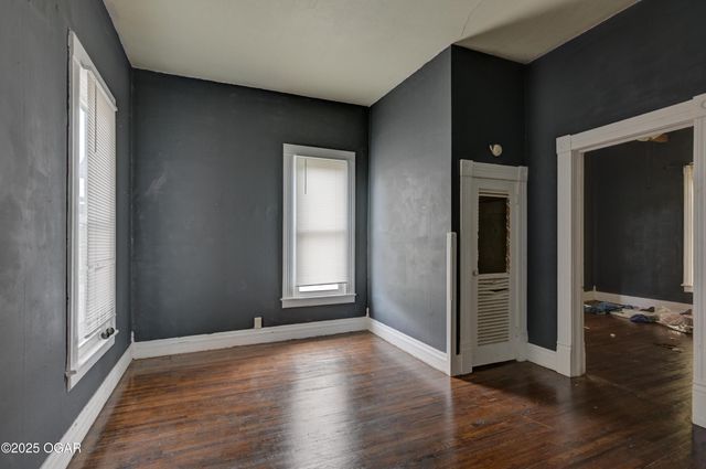 326 N Wall Avenue, Joplin, MO 64801