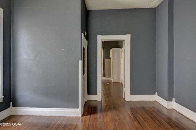 326 N Wall Avenue, Joplin, MO 64801