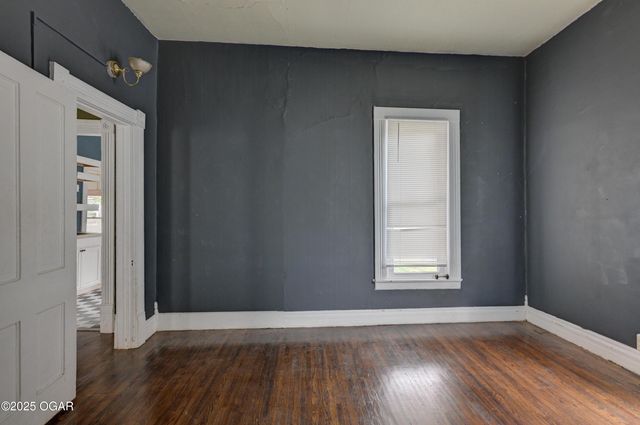 326 N Wall Avenue, Joplin, MO 64801