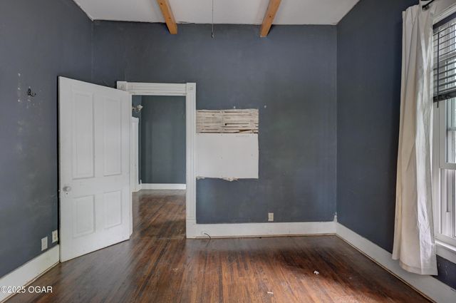 326 N Wall Avenue, Joplin, MO 64801