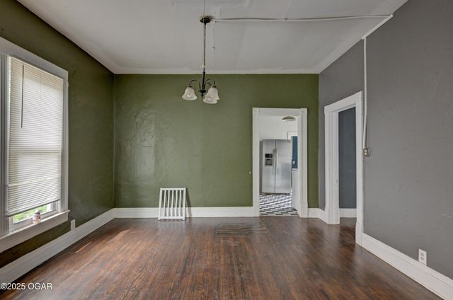 326 N Wall Avenue, Joplin, MO 64801