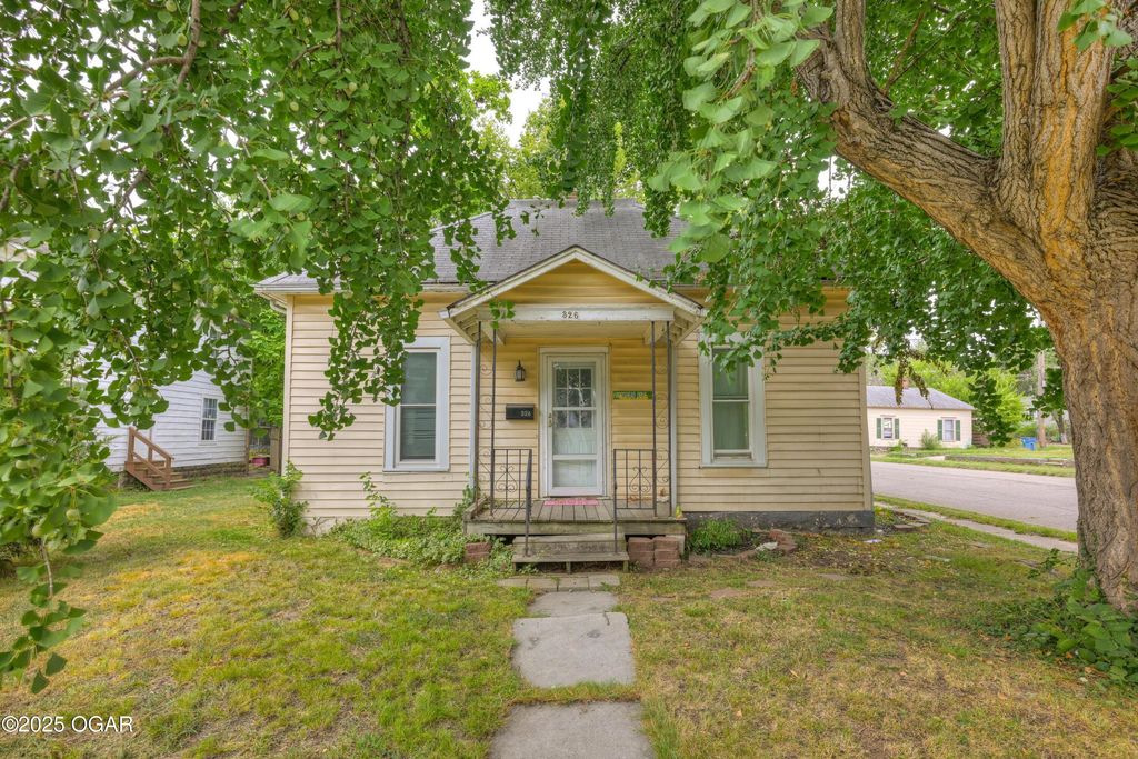 326 N Wall Avenue, Joplin, MO 64801