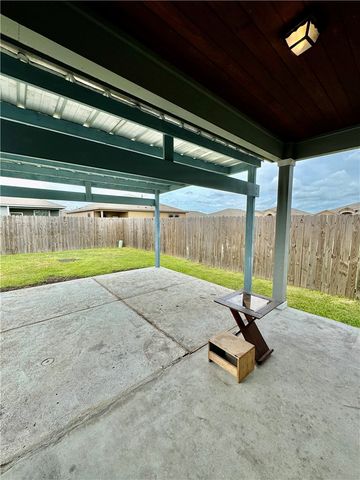 7517 Sable Creek Dr, Corpus Christi, TX 78414