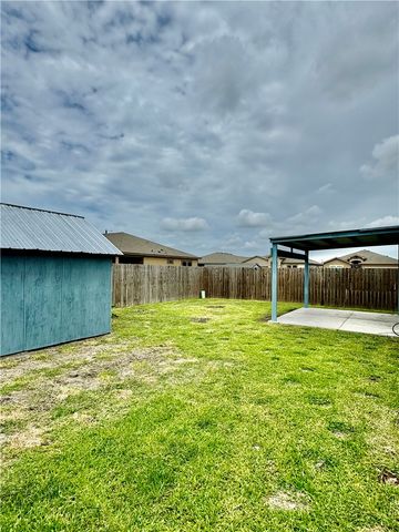 7517 Sable Creek Dr, Corpus Christi, TX 78414