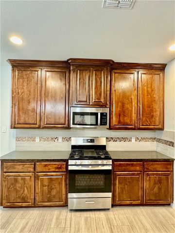 7517 Sable Creek Dr, Corpus Christi, TX 78414