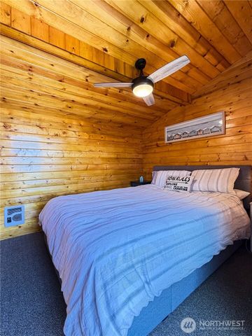 2 S Pilchuck Ave, Hat Island, WA 98206