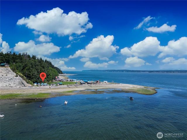 2 S Pilchuck Ave, Hat Island, WA 98206