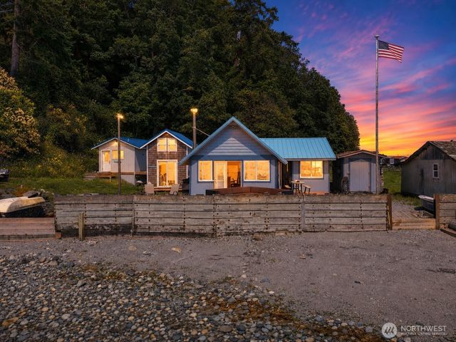 2 S Pilchuck Ave, Hat Island, WA 98206