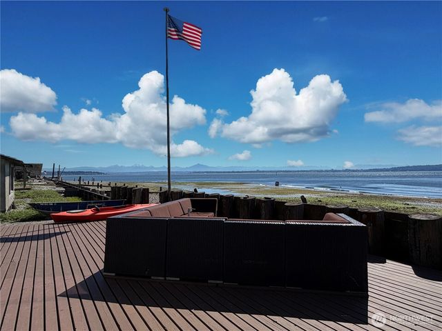 2 S Pilchuck Ave, Hat Island, WA 98206