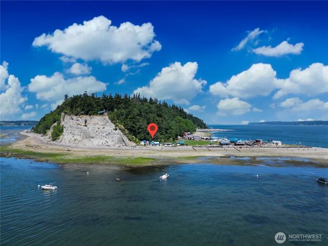 2 S Pilchuck Ave, Hat Island, WA 98206