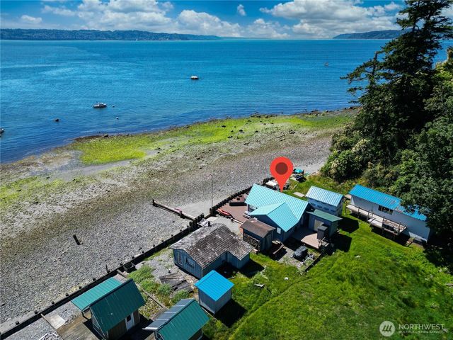 2 S Pilchuck Ave, Hat Island, WA 98206