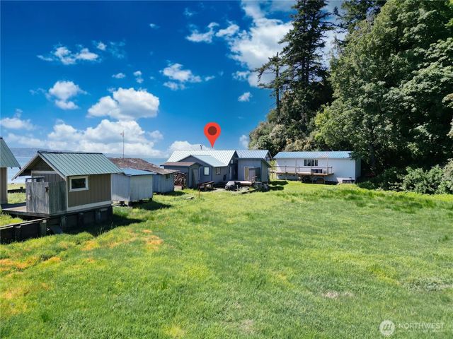2 S Pilchuck Ave, Hat Island, WA 98206