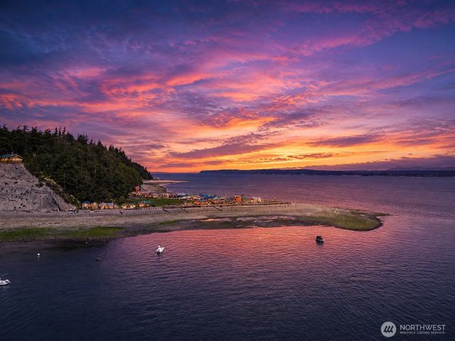 2 S Pilchuck Ave, Hat Island, WA 98206