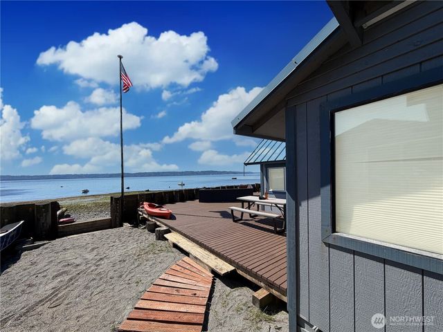 2 S Pilchuck Ave, Hat Island, WA 98206