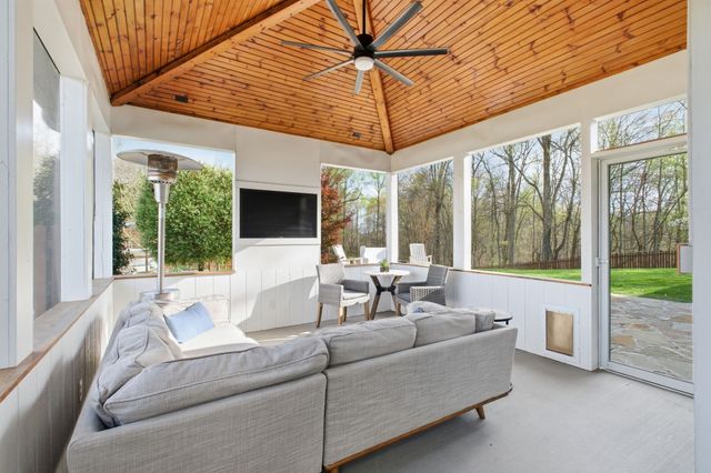 330 Burton Ridge Rd, Silver Point, TN 38582