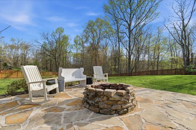 330 Burton Ridge Rd, Silver Point, TN 38582