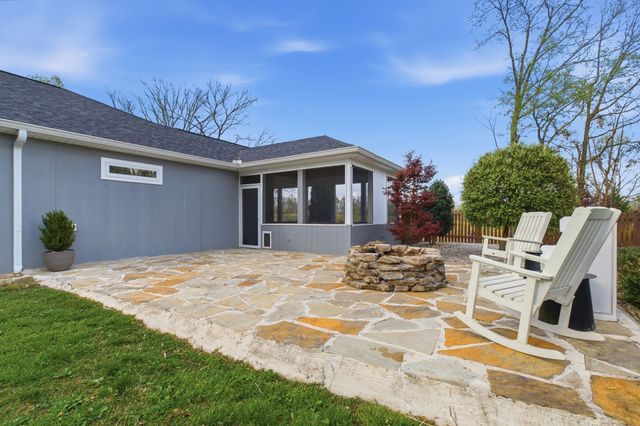 330 Burton Ridge Rd, Silver Point, TN 38582