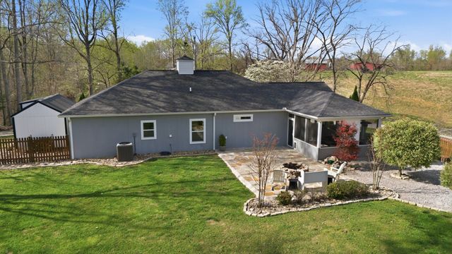 330 Burton Ridge Rd, Silver Point, TN 38582