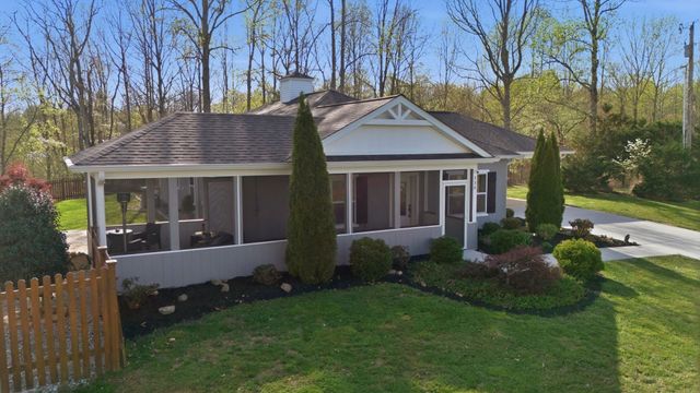 330 Burton Ridge Rd, Silver Point, TN 38582
