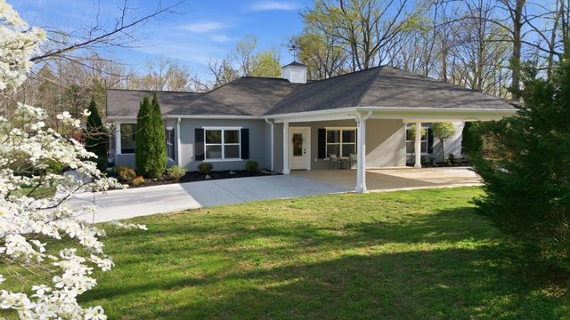 330 Burton Ridge Rd, Silver Point, TN 38582