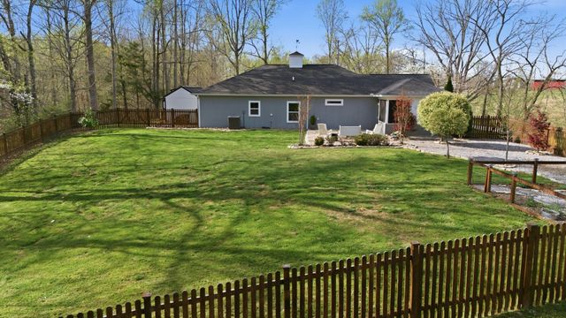 330 Burton Ridge Rd, Silver Point, TN 38582