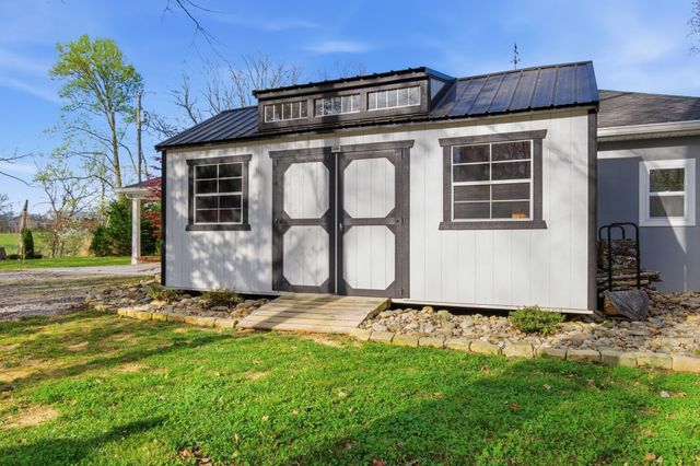 330 Burton Ridge Rd, Silver Point, TN 38582