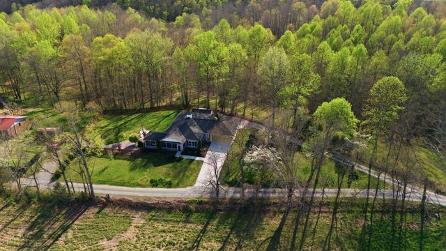 330 Burton Ridge Rd, Silver Point, TN 38582