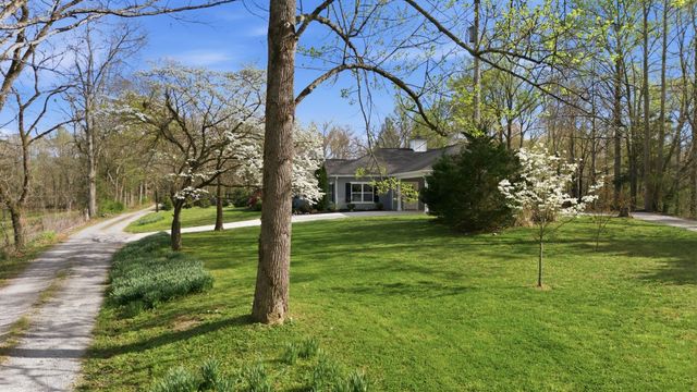 330 Burton Ridge Rd, Silver Point, TN 38582