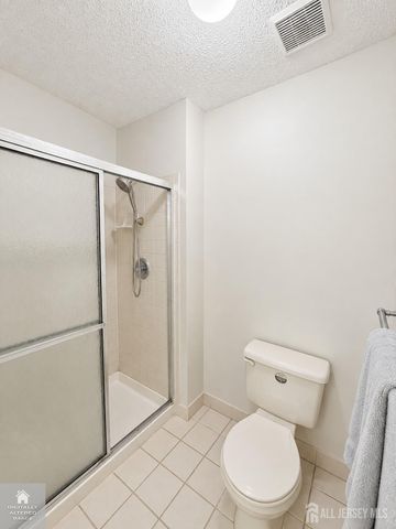 16 Wilmbelton Court, Edison, NJ 08820