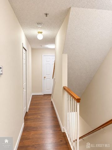 16 Wilmbelton Court, Edison, NJ 08820