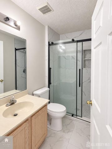 16 Wilmbelton Court, Edison, NJ 08820