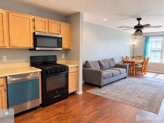 16 Wilmbelton Court, Edison, NJ 08820