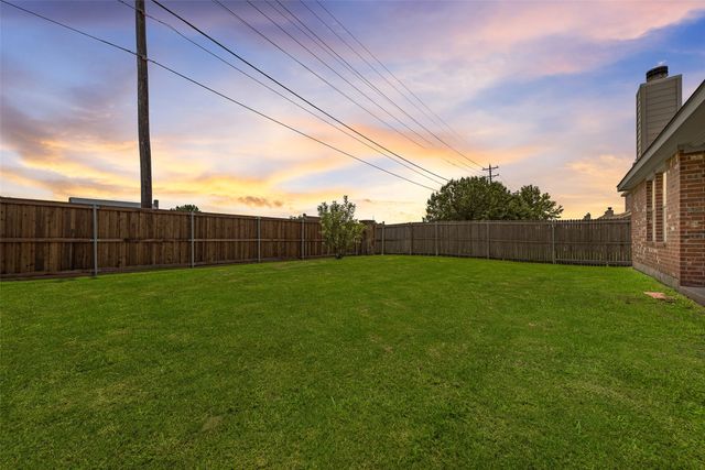 2046 Dripping Springs Drive, Forney, TX 75126
