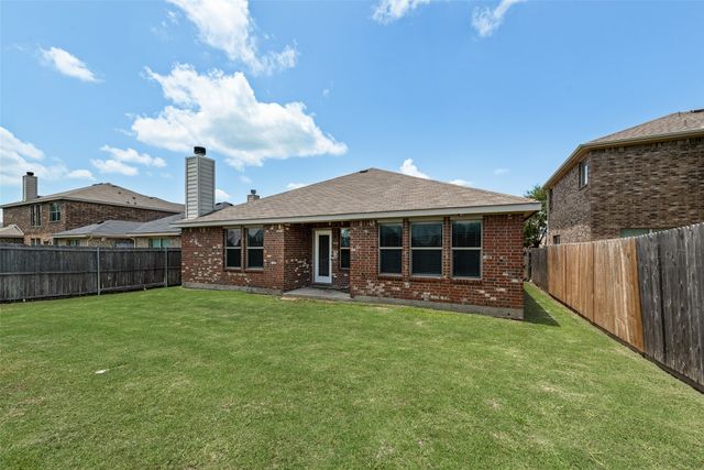 2046 Dripping Springs Drive, Forney, TX 75126