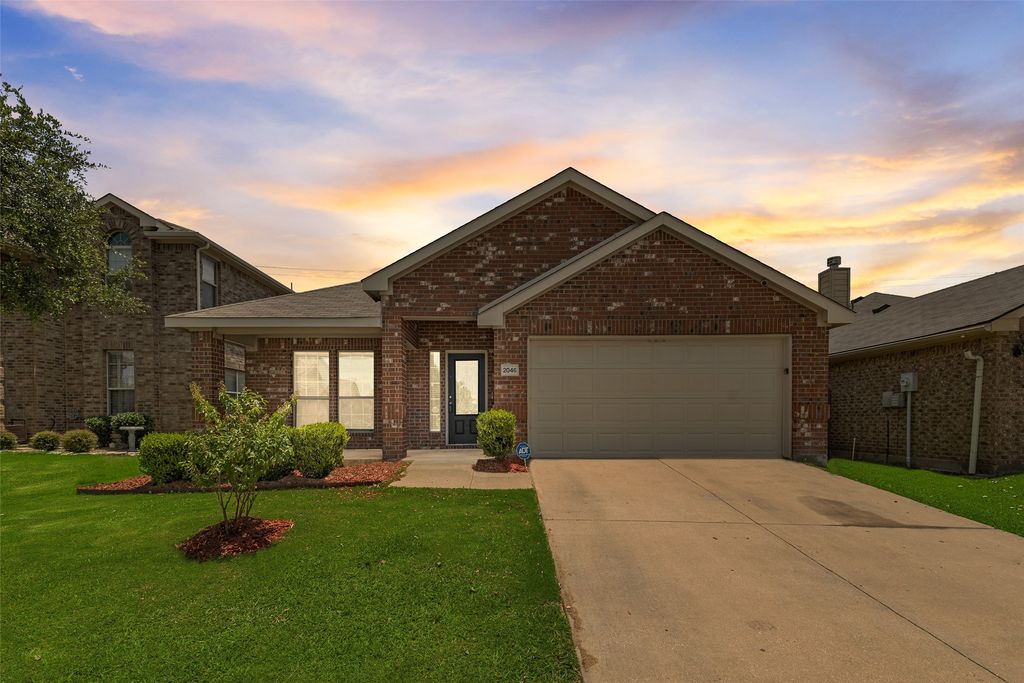 2046 Dripping Springs Drive, Forney, TX 75126