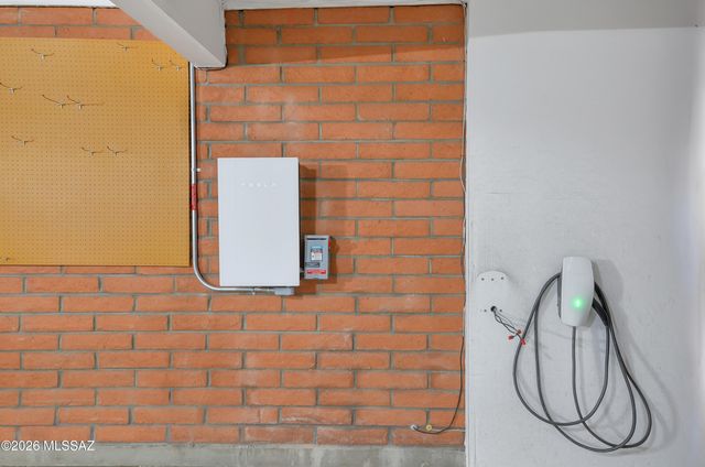 7221 E Clayridge Drive, Tucson, AZ 85750