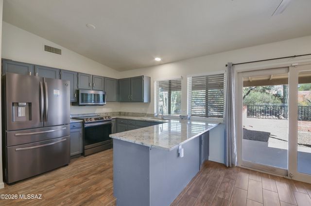 7221 E Clayridge Drive, Tucson, AZ 85750