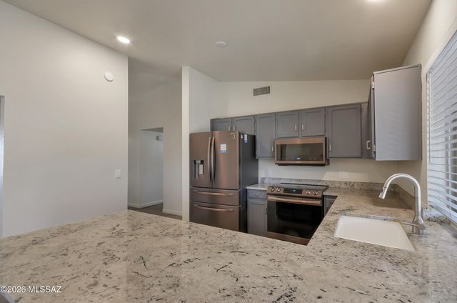 7221 E Clayridge Drive, Tucson, AZ 85750