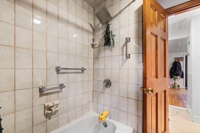 218 Warren, Watertown, MA 02472