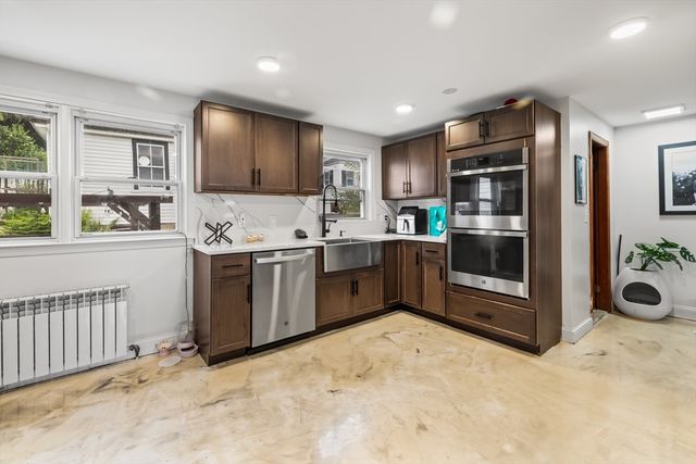 218 Warren, Watertown, MA 02472