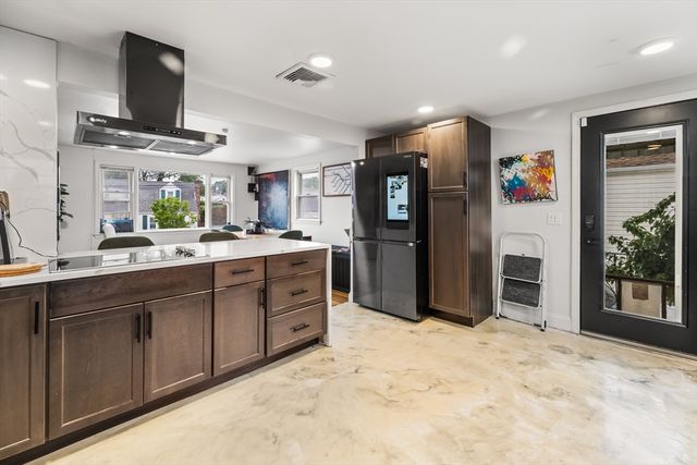 218 Warren, Watertown, MA 02472