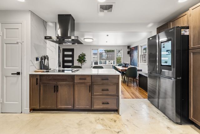 218 Warren, Watertown, MA 02472