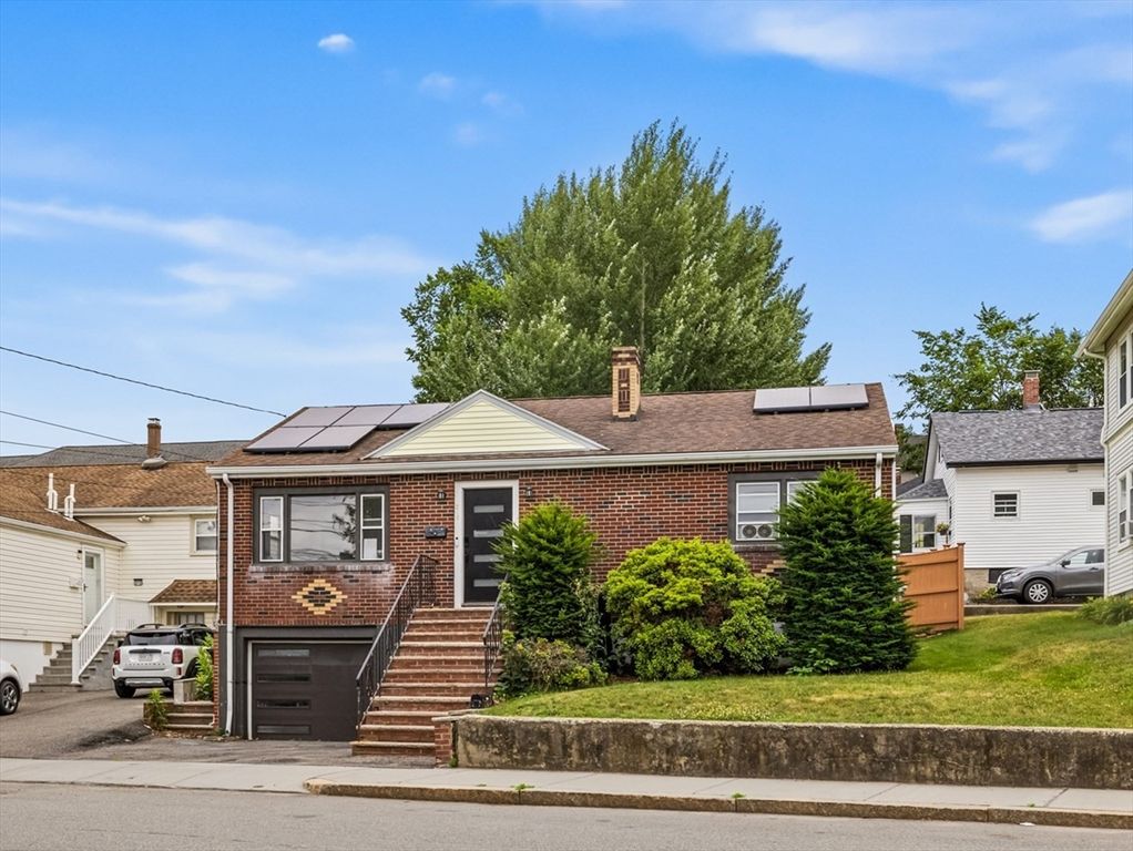 218 Warren, Watertown, MA 02472