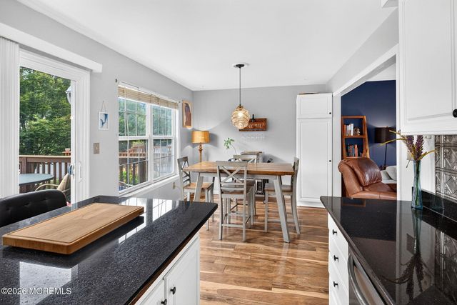 20 Karwatt Court, Sayreville, NJ 08872